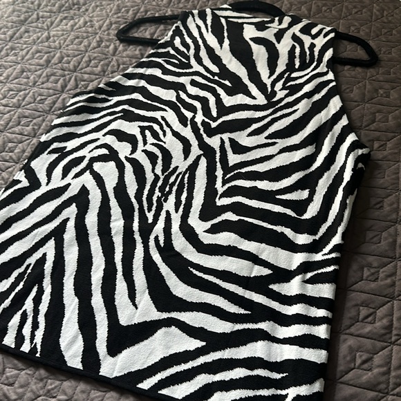 WHBM sleeveless mock turtleneck tank - Picture 3 of 6